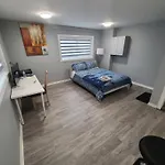 Downtown Ottawa Spacious Room Accommodation