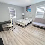 Downtown Ottawa Spacious Room Accommodation