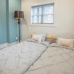Cozy Private Apartment - 3 Minutes From Downtown With Free Parking