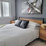 Modern Townhome In Kanata W Direct Forest Access