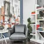 Modern Townhome In Kanata W Direct Forest Access