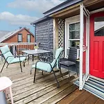Cozy Condo Unit With Private Rooftop Terrace