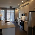 Lovely Townhouse For Short-term Homestay
