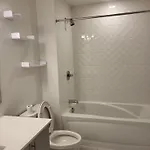 Lovely Townhouse For Short-term *