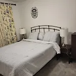 Homestay Lovely Townhouse For Short-term Ottawa