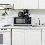 Pet Friendly Apartment In Chinatown