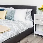 Pet Friendly Apartment In Chinatown