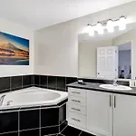 Holiday home Modern Townhome Near Attractions Ottawa