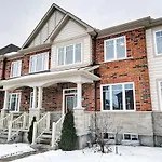 Modern Townhome Near Ottawa Attractions