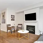 Modern Townhome Near Attractions *