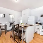 Pet-friendly - Steps To Rideau Centre Ottawa