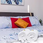 Pet-friendly - Steps To Rideau Centre Ottawa