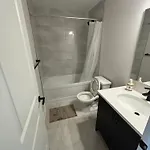 Cozy Modern In A Family Friendly Neighborhood Homestay Ottawa