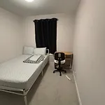 Cozy Modern In A Family Friendly Neighborhood