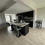 Cozy Modern In A Family Friendly Neighborhood Homestay