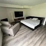 Private Separate Furnished Unit \'Entire Place\', With A Full Access To A Backyard