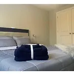 Beautiful One Bedroom Suite 5 Minutes From Ottawa Int Airport