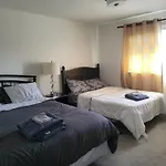 Homestay Lovely Townhouse For Short-term Ottawa