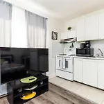 Apartment Pet Friendly Suite- In Chinatown