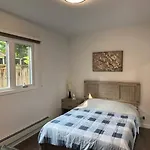 New, Private Stay Downtown Ottawa - Minimum 30 Day Stay