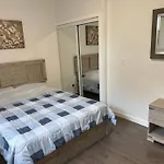 New, Private Stay Downtown Ottawa - Minimum 30 Day Stay