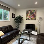 New, Private Downtown - Minimum 30 Day *