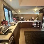 Ramada By Wyndham Ottawa On The Rideau