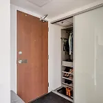 Apartment Luxury 2-bedroom Penthouse Downtown With Free Parking *