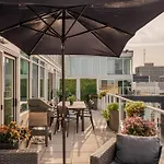 Apartment Luxury 2-bedroom Penthouse Downtown With Free Parking