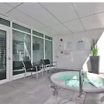 Luxury 2-bedroom Penthouse Downtown With Free Parking Apartment