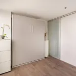 Luxury 2-bedroom Penthouse Downtown With Free Parking Apartment *