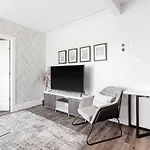 Cozy Apartment Away From Home