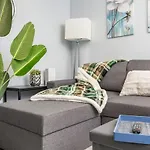 Cozy 2Br Condo - With Private Rooftop Terrace