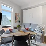 Alterra Cozy Studio Beechwood 10