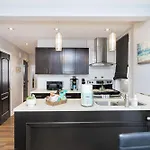 Pet Friendly - 1br Newly Renovated *