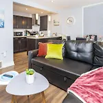 Pet Friendly - 1br Newly Renovated *