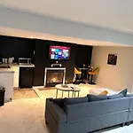Luxury & Free Parking Bachelor Apartment Ottawa