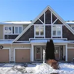 Cute 3 Bedrooms Townhouse In Kanata