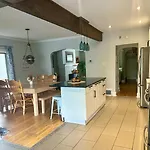 Holiday home The Dows Retreat With 2 Car Driveway *