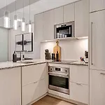 High-end With Gym And Walking Distance To Parliament Ottawa