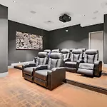 Apartment High-end With Gym And Walking Distance To Parliament *