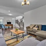 Holiday home Modern 4Br Executive Home Near Airport And Downtown