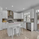 Modern 4Br Executive Home Near Airport And Downtown *