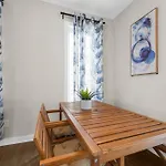 Villa Velora Luxe Retreat Ottawa