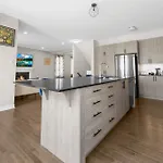 Velora Luxe Retreat Villa Ottawa