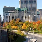 Lord Elgin Hotel