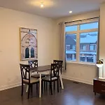 Modern 2Br Home With Parking Near Airport And Downtown Ottawa Holiday home Ottawa