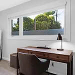 Cozy - 5mins To The Hospital Holiday home *