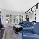 Holiday home Cozy - 5mins To The Hospital *