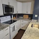 Suitestay Apartment *